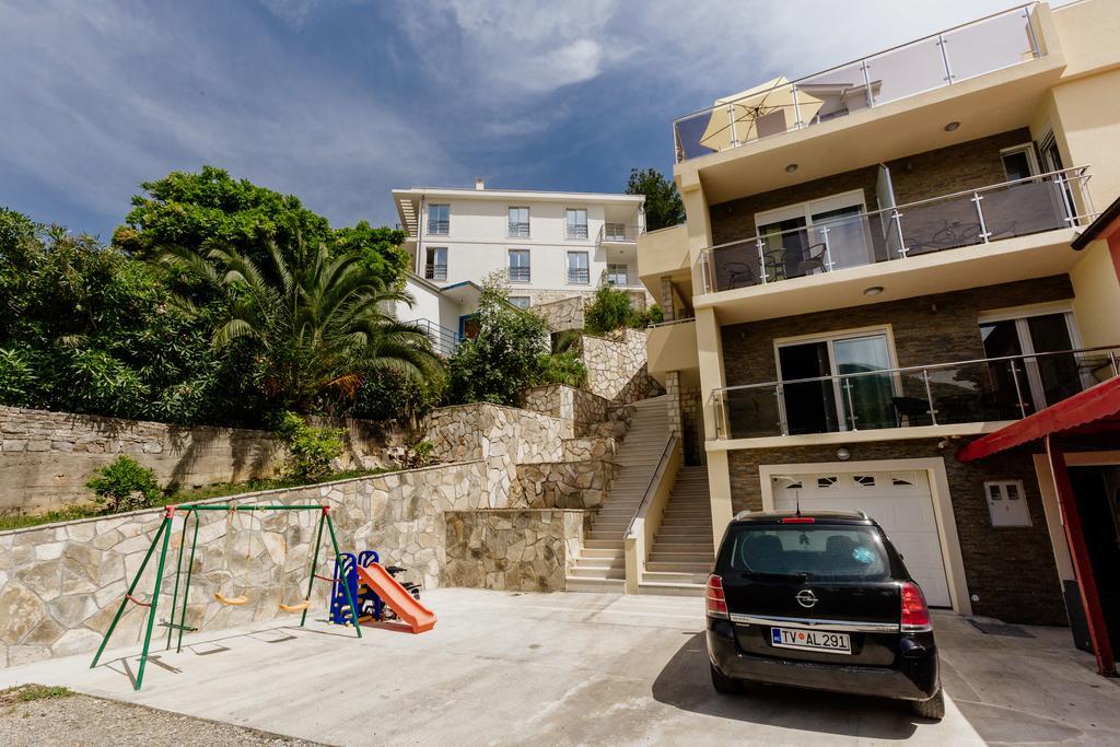Dream Vacation Apartments Tivat Exterior foto