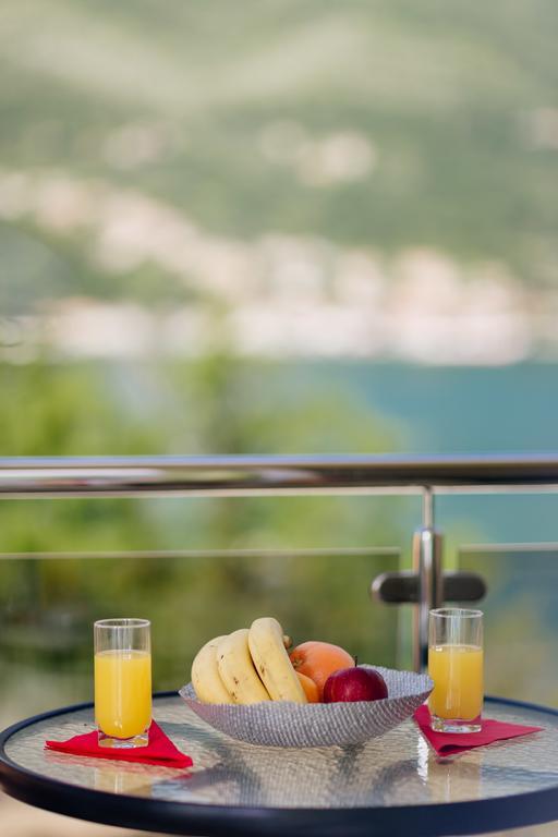 Dream Vacation Apartments Tivat Exterior foto